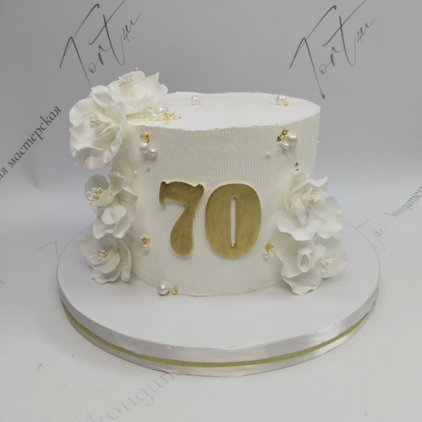 Торт Белый с золотом на 70 лет - 6203 на заказ в Москве, купить 6кг за 20600.00 ₽