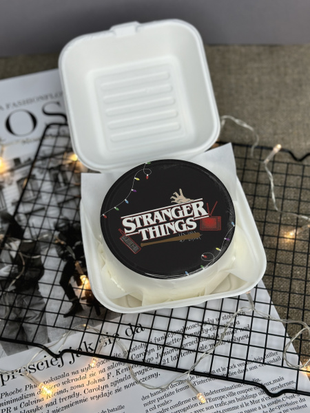 Бенто торт Stranger Things - 4285 на заказ в Москве, купить 0.4кг за 1500.00 ₽