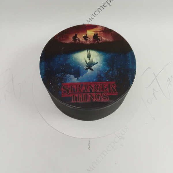 Торт Stranger Things круглый - 5786 на заказ в Москве, купить 2кг за 4000.00 ₽